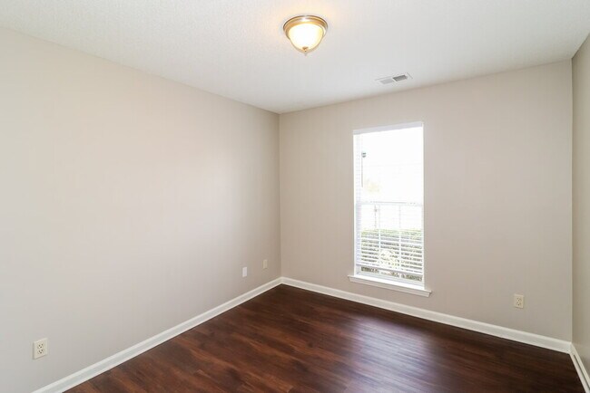 Building Photo - 11591 Millwind Dr