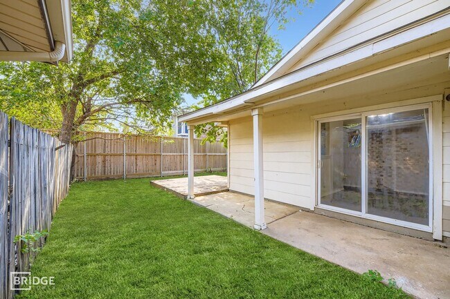 Building Photo - 1322 Jasmine Dr