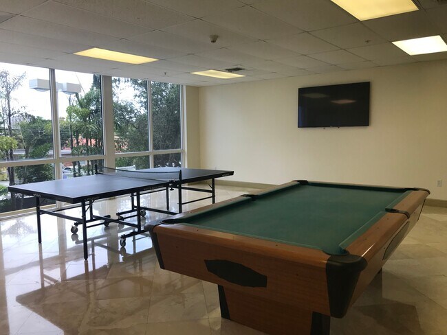 Building Photo - 3500 Coral Wy