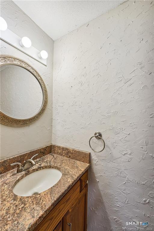 Building Photo - 17 Oak Forest Dr