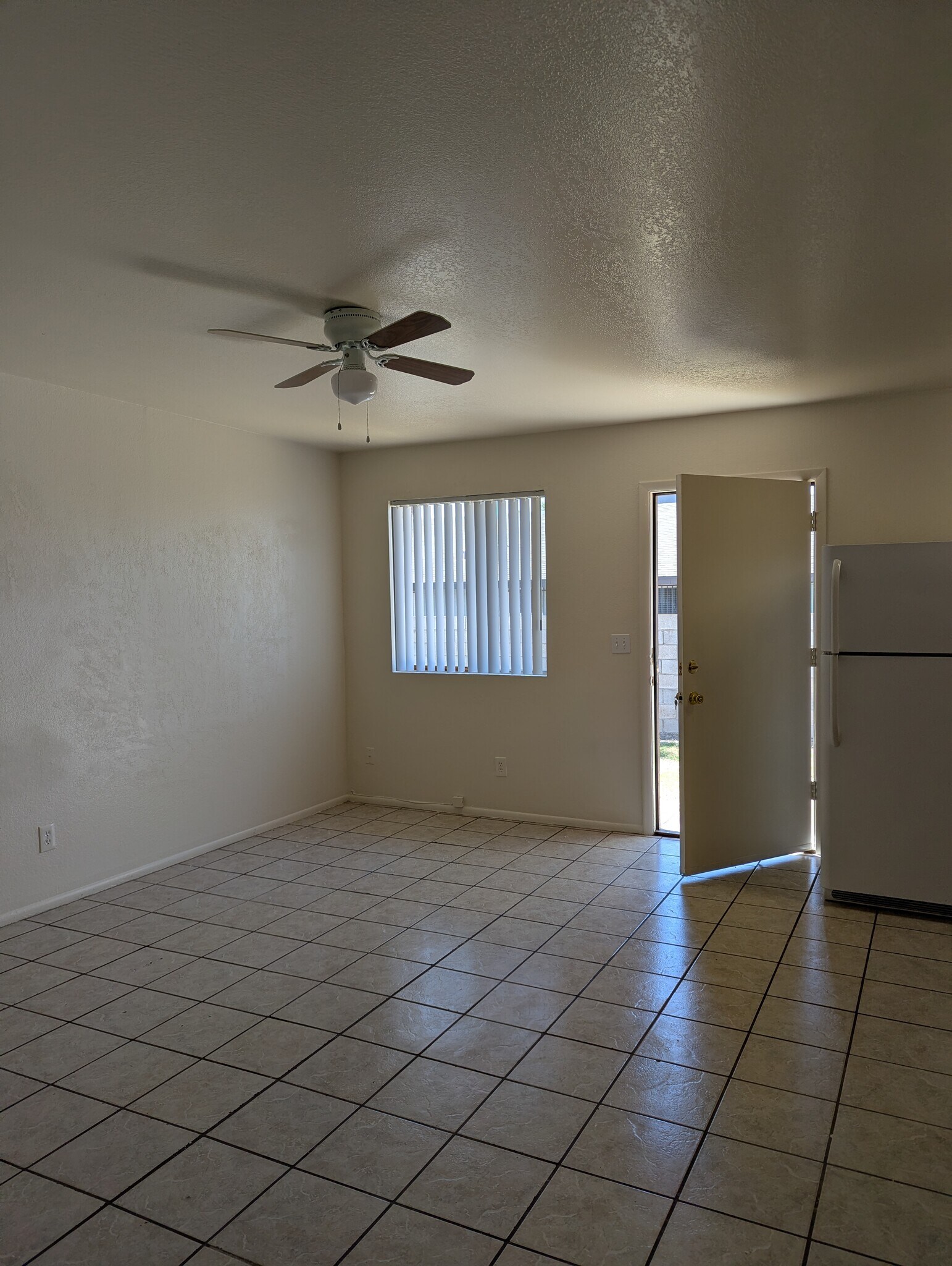 Building Photo - 343 N 93rd St