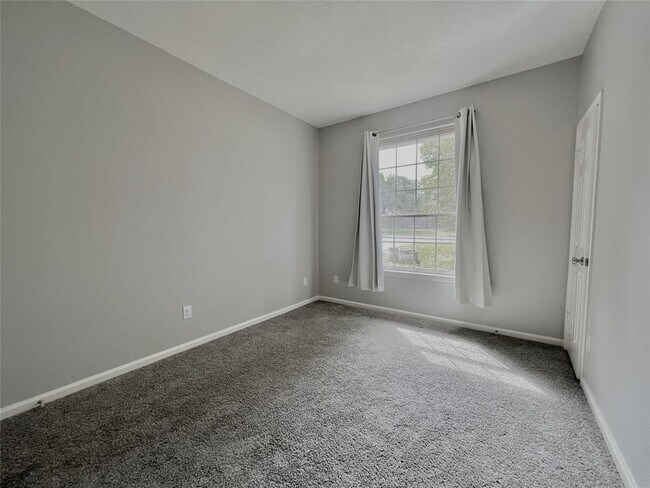 Building Photo - 11917 Meadowfire Dr