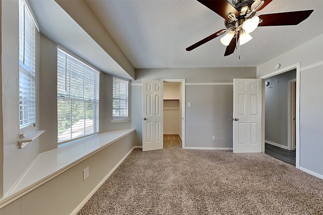 Building Photo - 1810 Telkwa Dr