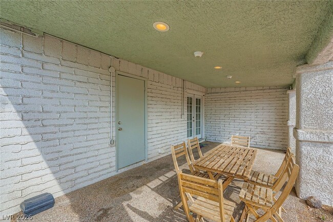 Building Photo - 1711 S 6th St