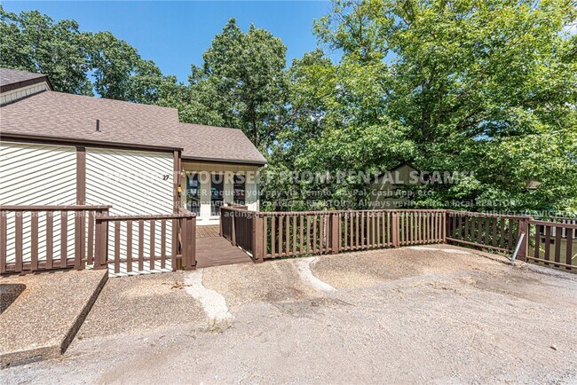 Building Photo - 27 Estes Dr