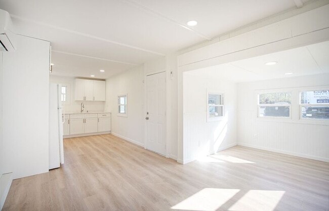 Building Photo - 2401 Westfield St