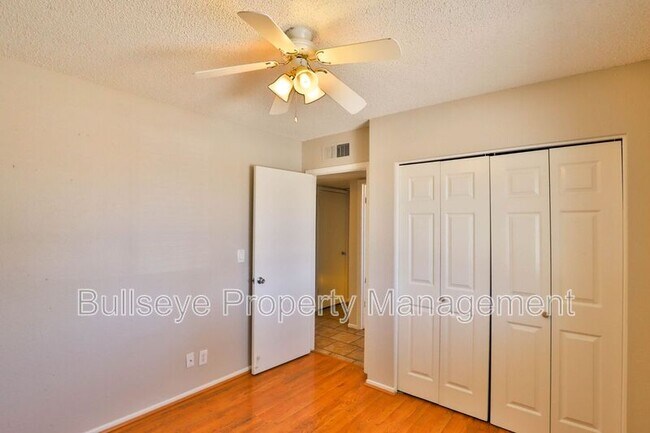 Building Photo - 331 W Pinon Ave