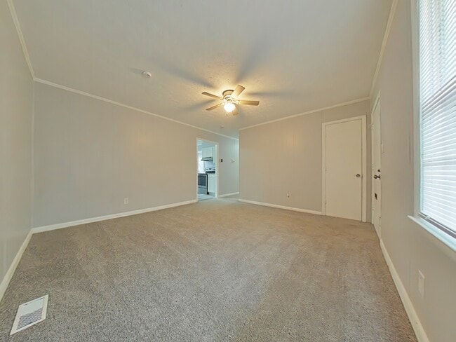 Building Photo - 6841 Radial Dr