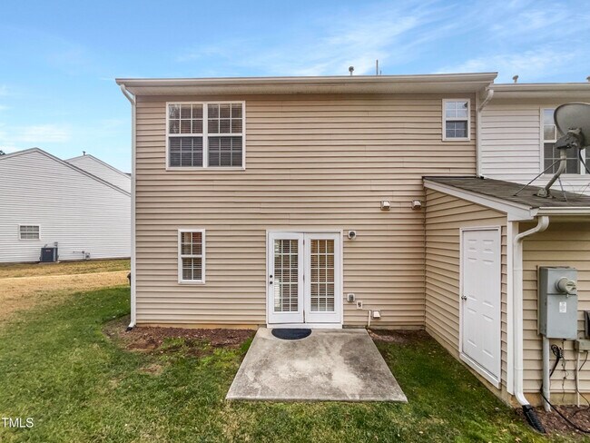 Building Photo - Room in Townhome on Averette Hill Dr