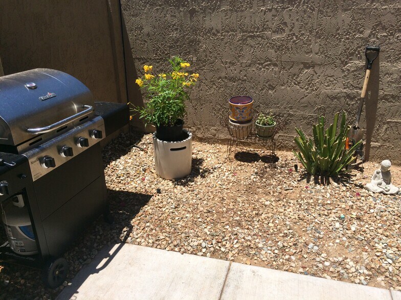 Building Photo - 31 W Pasadena Ave