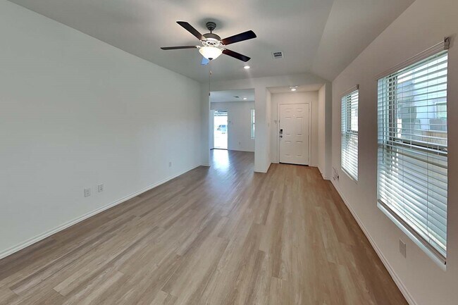 Building Photo - 18755 Faustina Way