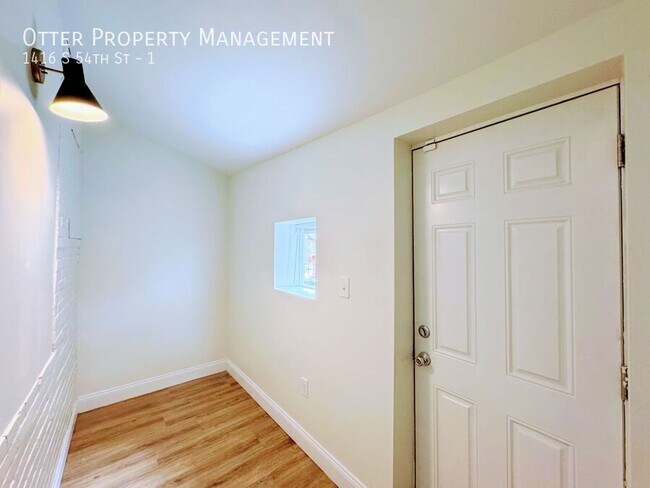 Building Photo - 1416 S 54th St