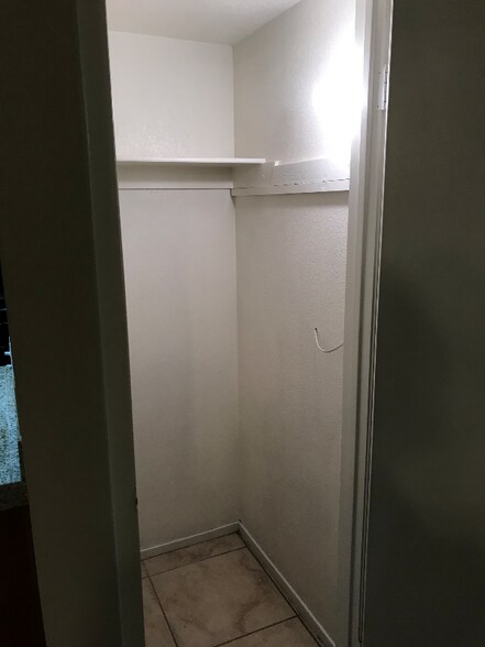 Building Photo - 7941 Decker Canyon Dr