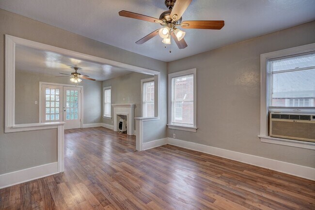 Building Photo - Exquisite 1 Bedroom Brownstone Apartment Steps Away from The Plaza District!