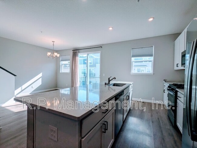 Building Photo - 2281 Polar Wy