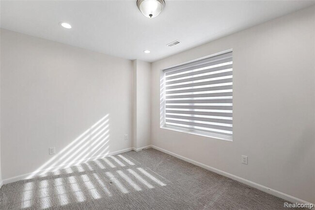 Building Photo - 2884 Glenbar Cir