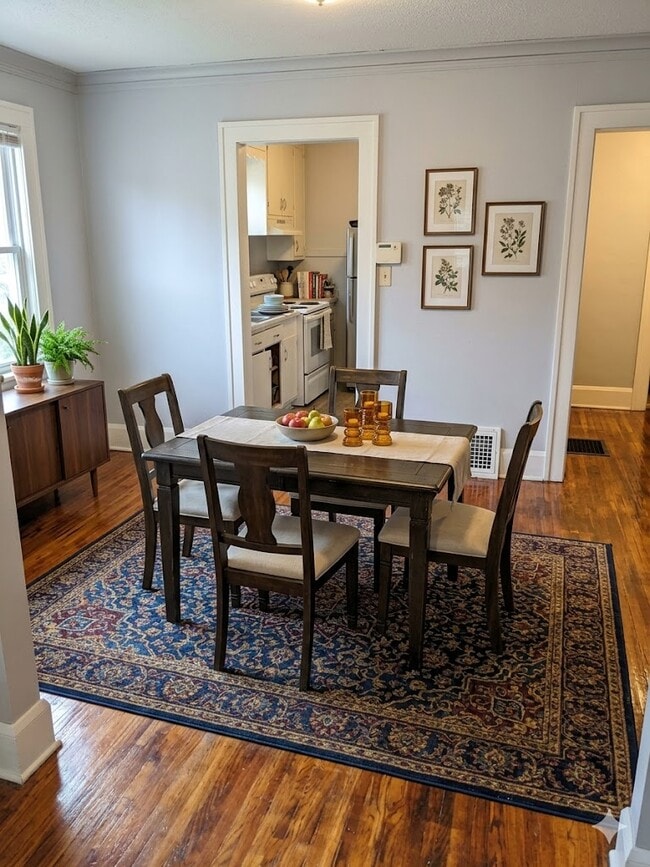 Building Photo - 1826 Green St