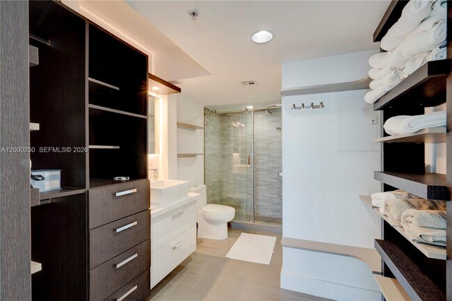 Building Photo - 90 Alton Rd