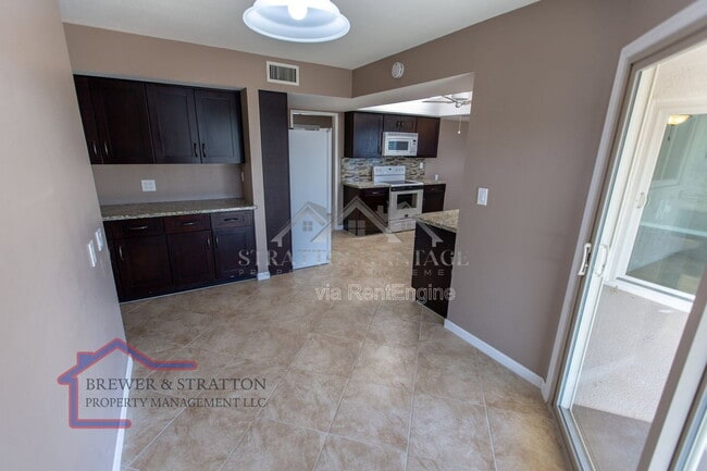 Building Photo - 18414 N 129th Ave