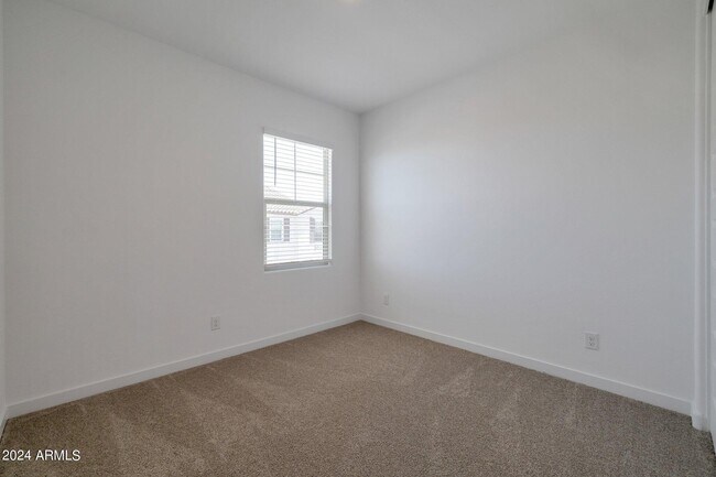 Building Photo - 4017 E Amoroso Dr