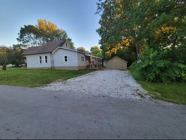 Building Photo - 4 Bedroom Home in the heart of Springfield