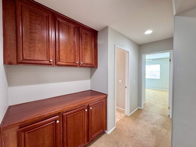 Building Photo - Oversized 5 bedroom Copper Canyon Murrieta...