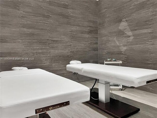 Building Photo - 55 SW 9th St