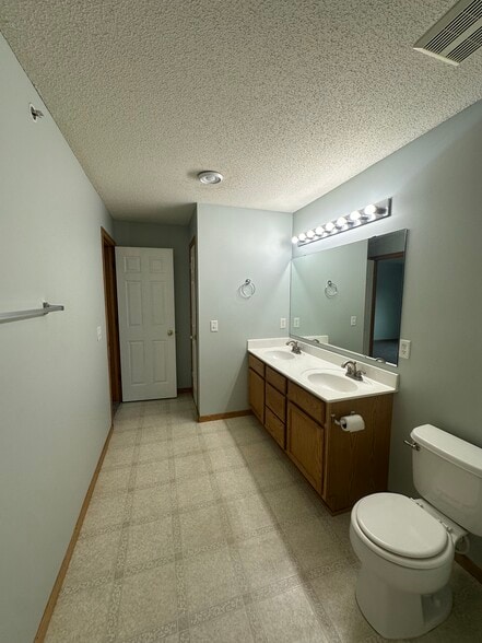 Building Photo - 1209 Timber Way