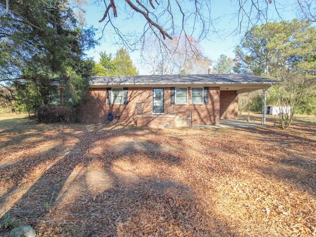 Building Photo - Well maintained brick home in a fantastic location!