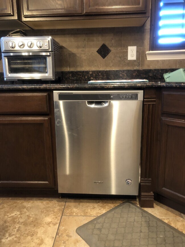 Building Photo - 3132 Tunnel Point Way