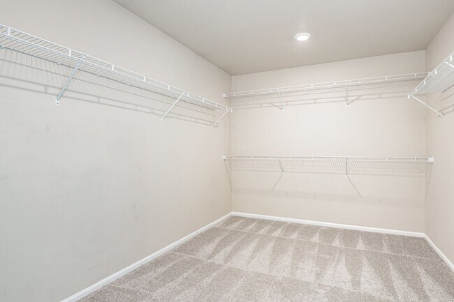 Building Photo - Spacious 5 bed 3 bath home in Puyallup