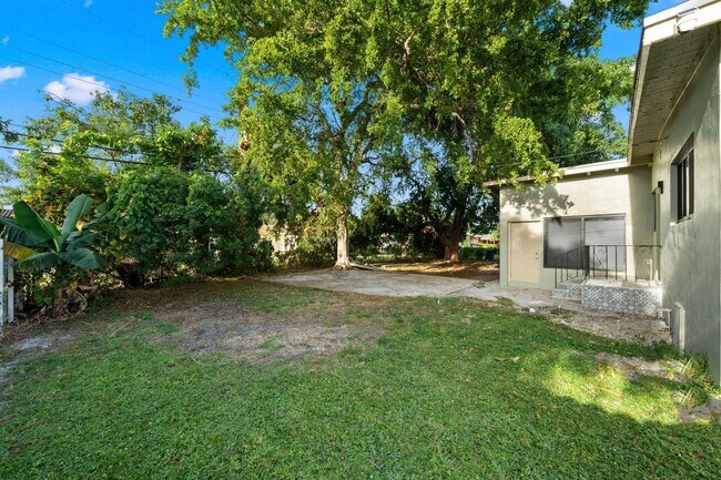 Building Photo - 1300 NW 90th St
