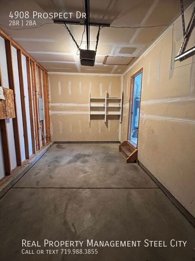 Building Photo - 4908 Prospect Dr