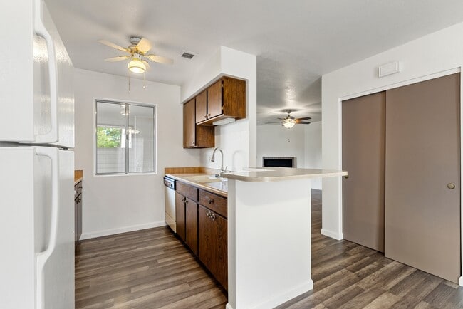 Building Photo - 3171 Shoshone Dr