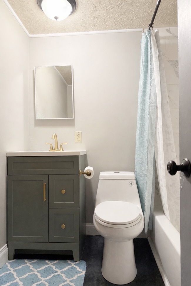 Building Photo - 606 5th St