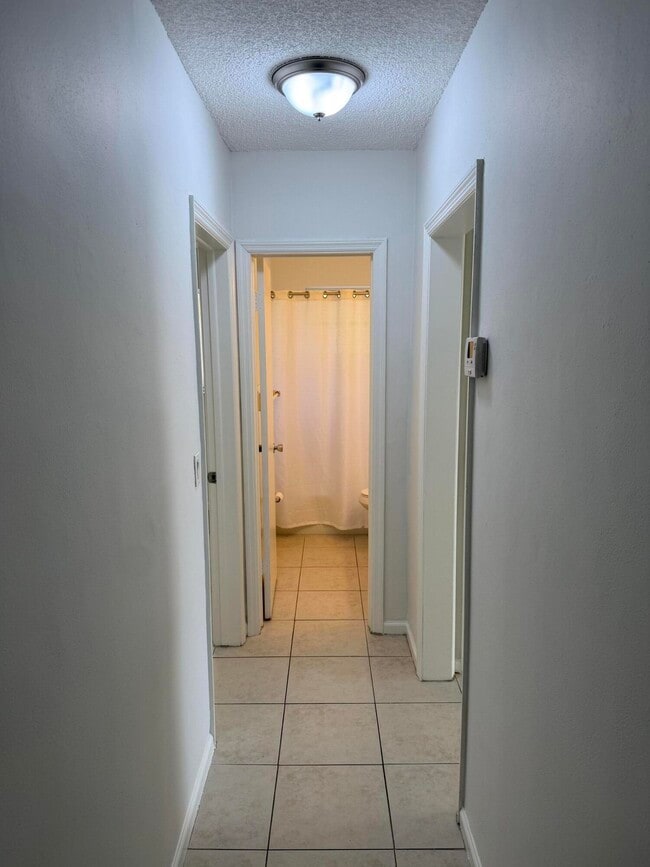 Building Photo - 6575 NE 7th Ave