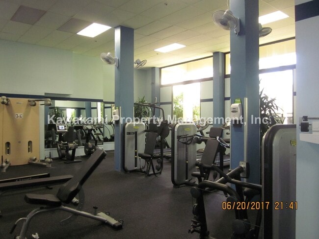 Building Photo - Updated Unit w/Ocean View at Windward Pass...