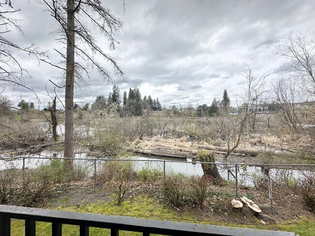Building Photo - Ideal 2 Bedroom 2 Bathroom Lower Level Unit - Backs to Beautiful Greenspace!