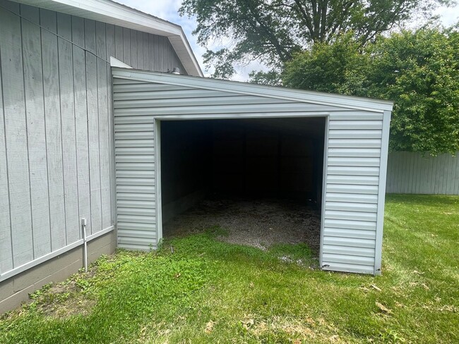 Building Photo - Completely remodeled 3 bedroom 1 bath house