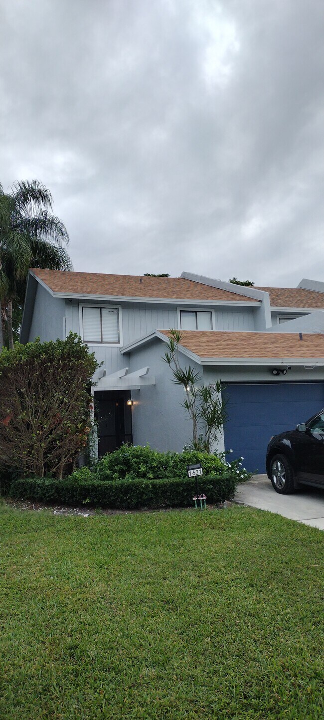 Building Photo - 1621 Woodbridge Lakes Cir