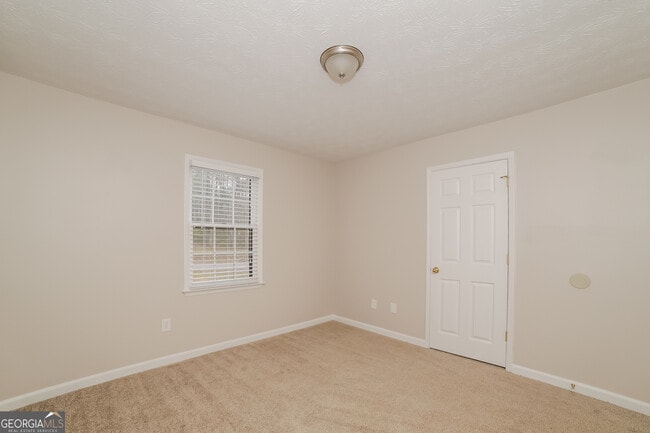 Building Photo - 148 Wildwood Dr