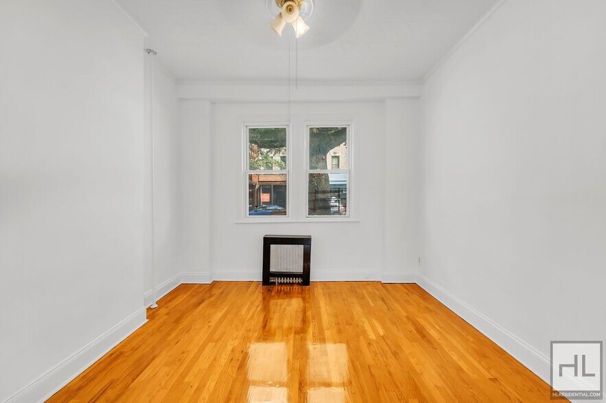 Building Photo - 474-477 7th Ave