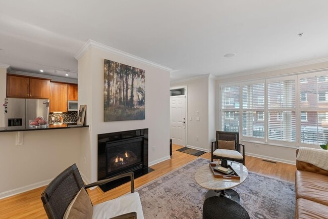 Building Photo - 1008 Portland Ave