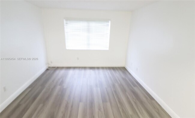 Building Photo - 9301 SW 92nd Ave