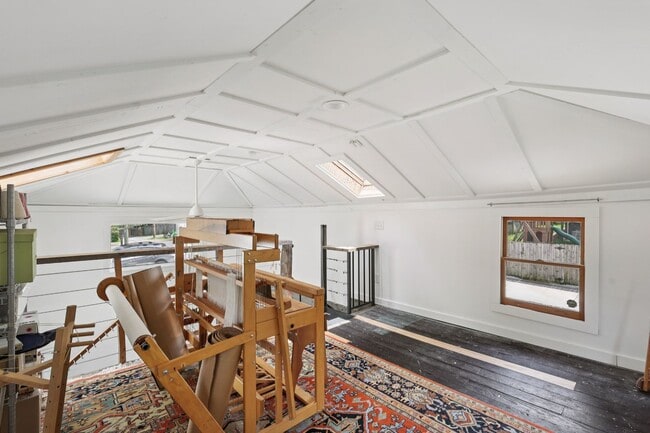 Building Photo - Beautiful Historic 4BR/3BA Gem | Hillsboro...