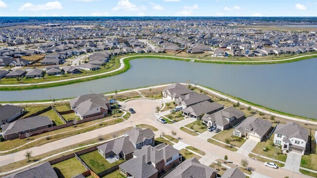 Building Photo - 2502 Arbor Edge Crossing