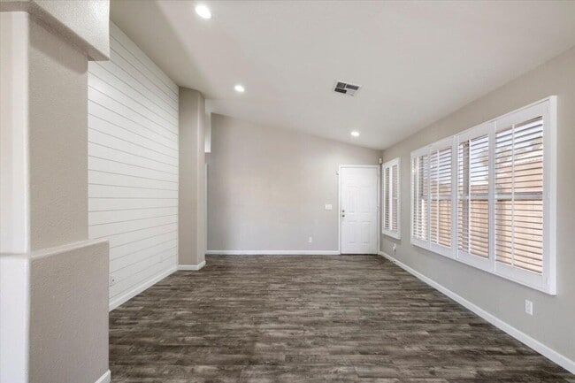 Building Photo - 4623 E Desert Wind Dr.