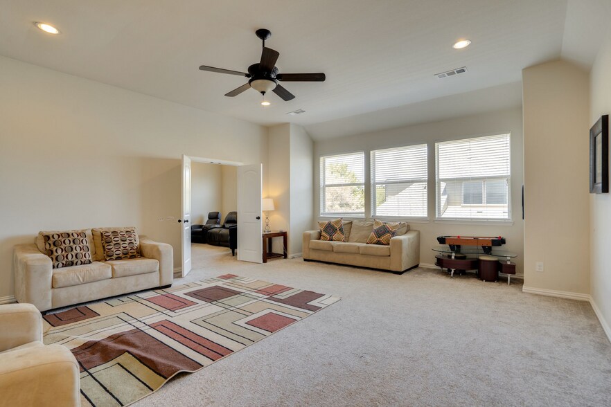 Building Photo - 1604 Woodrose Ct