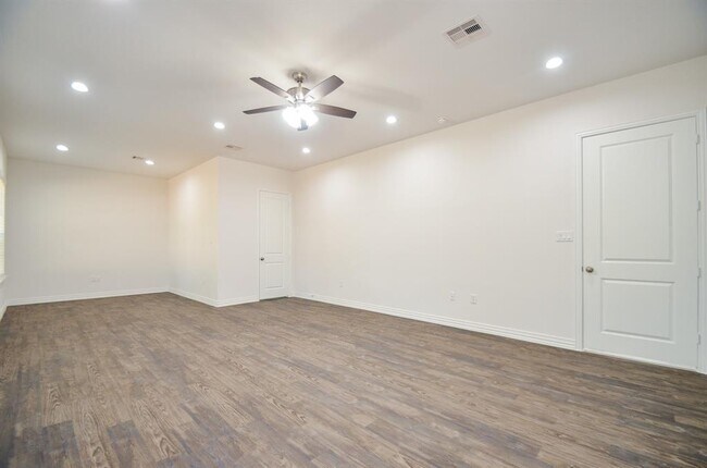 Building Photo - 6514 Fraser Pt Ct