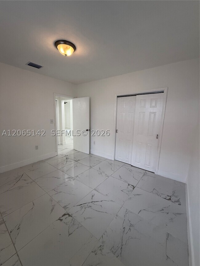 Building Photo - 3177 SW 27th St